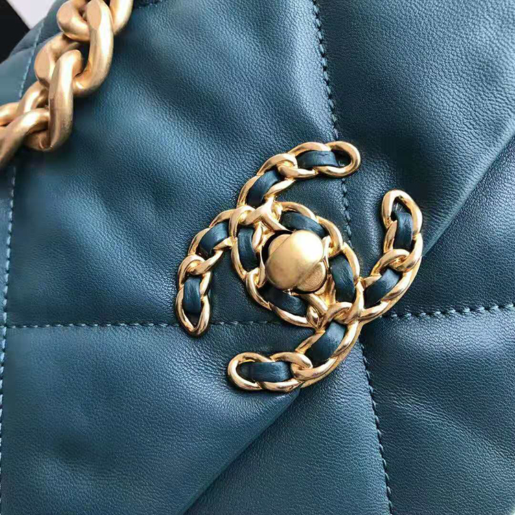 2019 chanel 19 flap bag