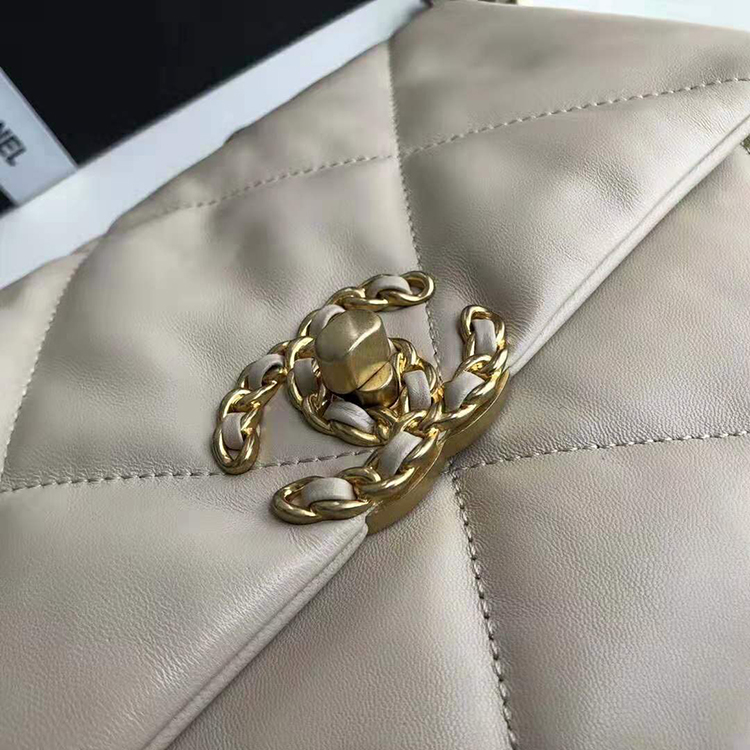 2019 chanel 19 flap bag