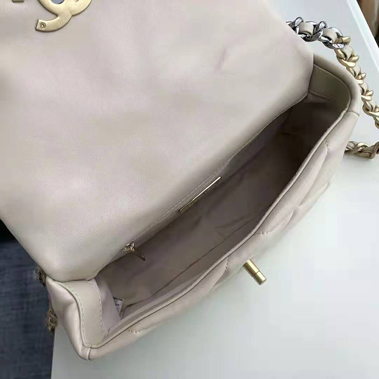 2019 chanel 19 flap bag