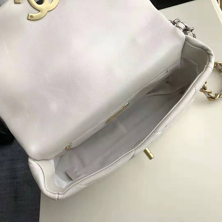 2019 chanel 19 flap bag