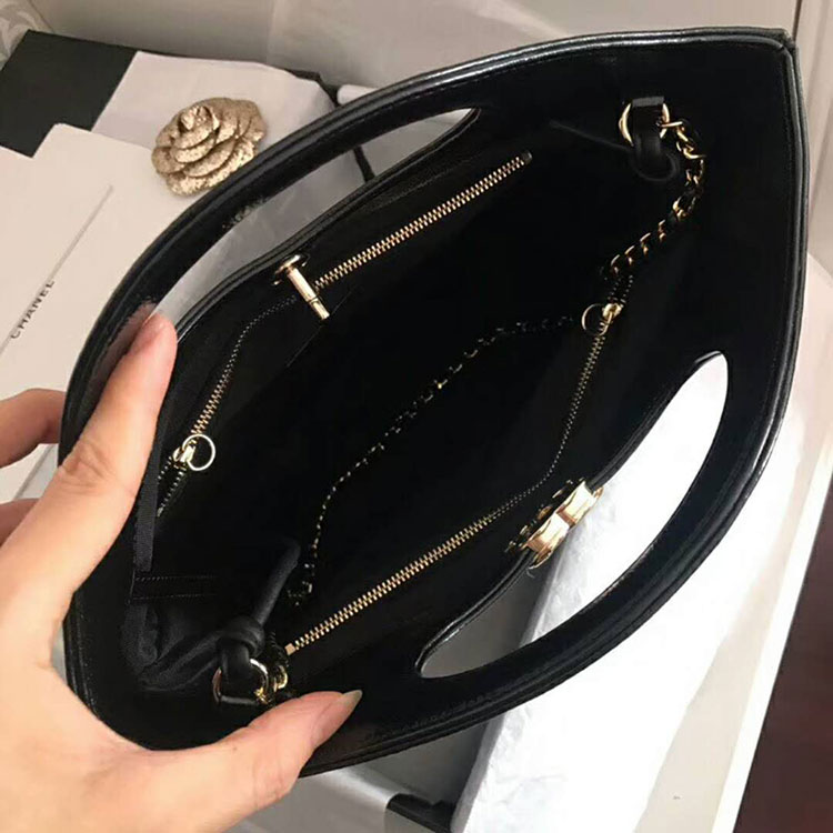 2019 chanel 31 small shopping bag