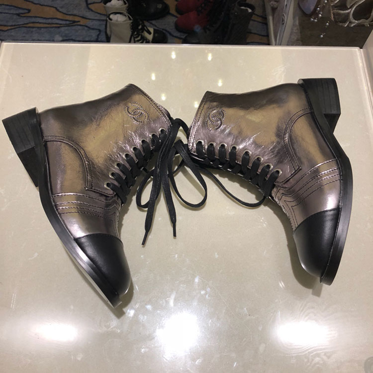 2019 chanle women Boots in Calfskin