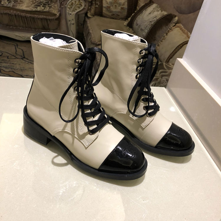 2019 chanle women Boots in Calfskin