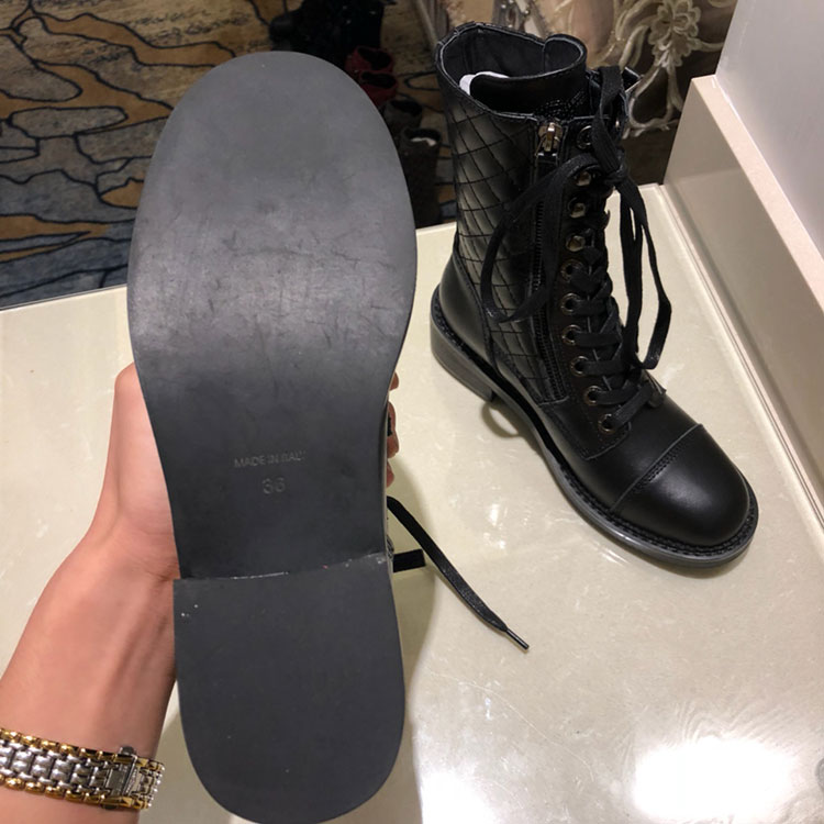 2019 chanle women Boots in Calfskin