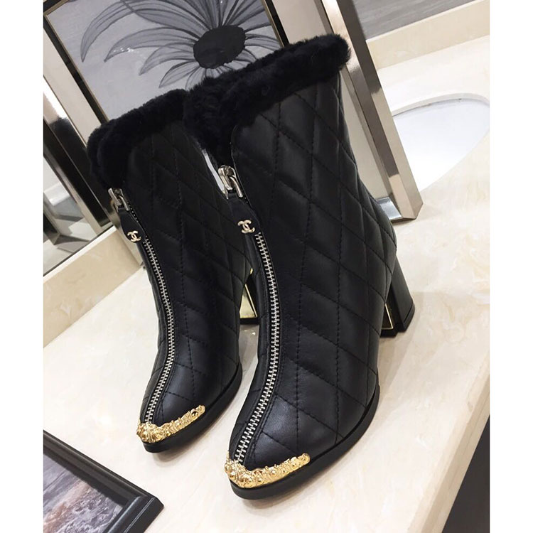 2019 chanle women Boots in Lambskin