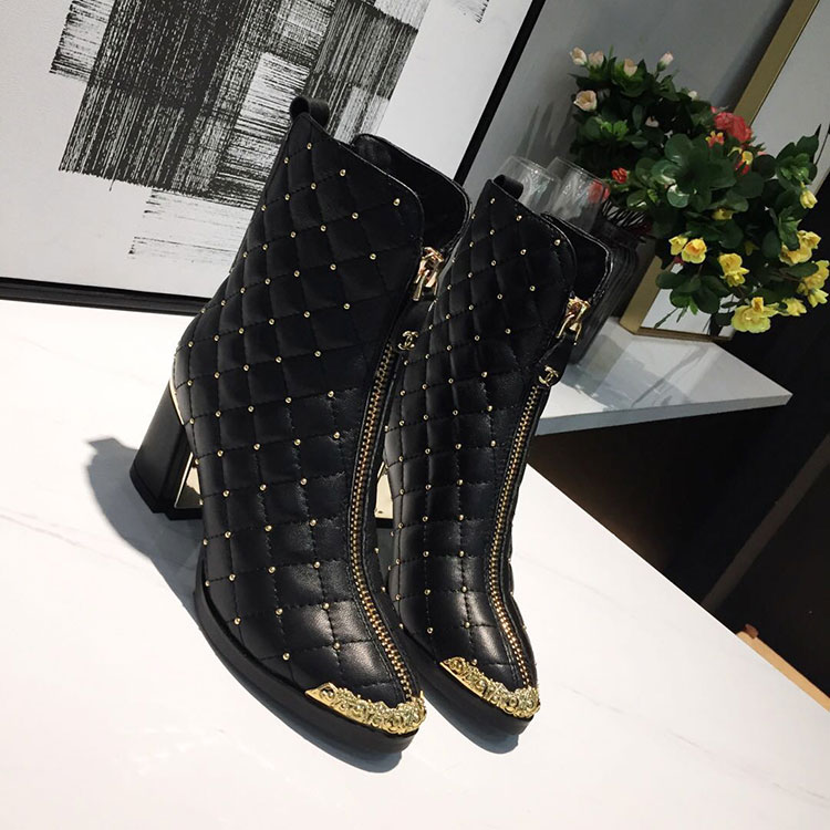 2019 chanle women Boots in Lambskin