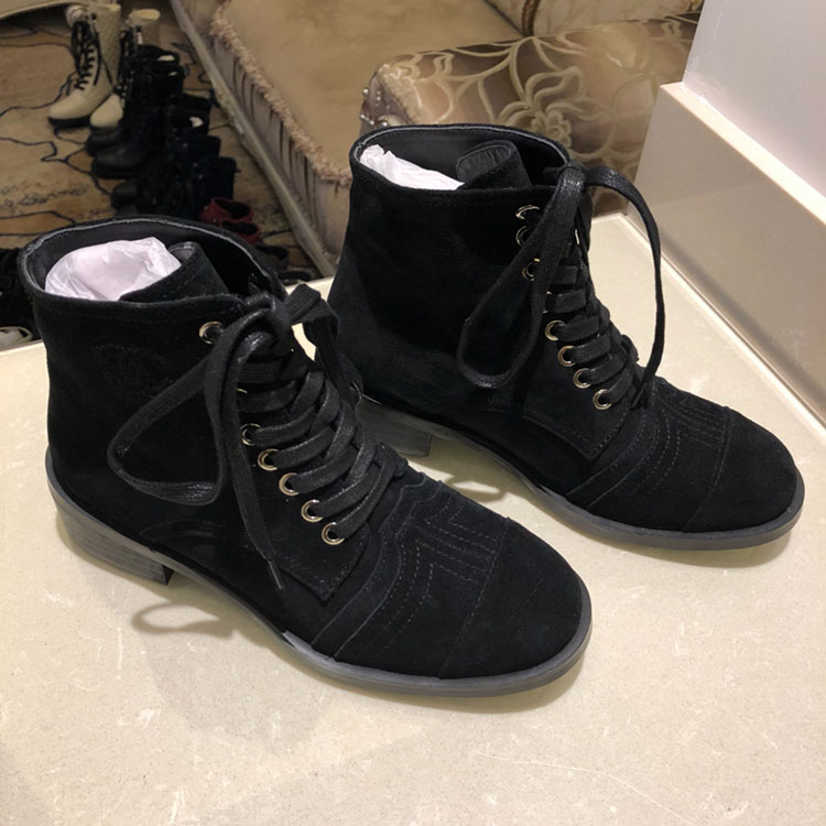 2019 chanle women Boots in Nubuck leather