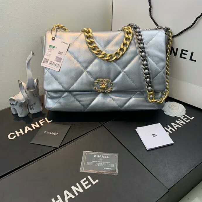 2020 Chanel 19 flap bag