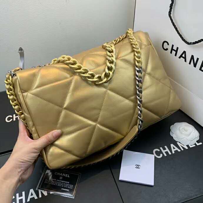 2020 Chanel 19 flap bag