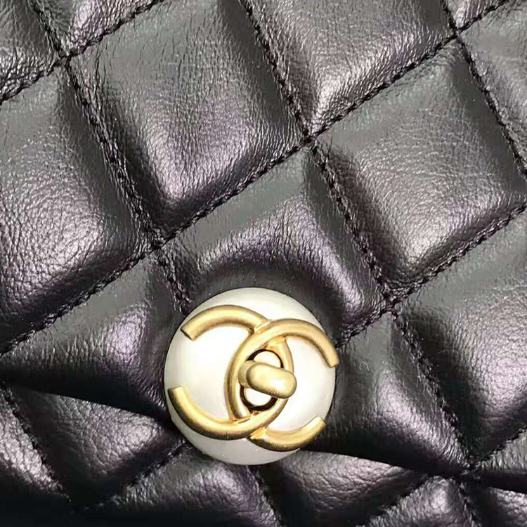 2020 Chanel 19 flap bag