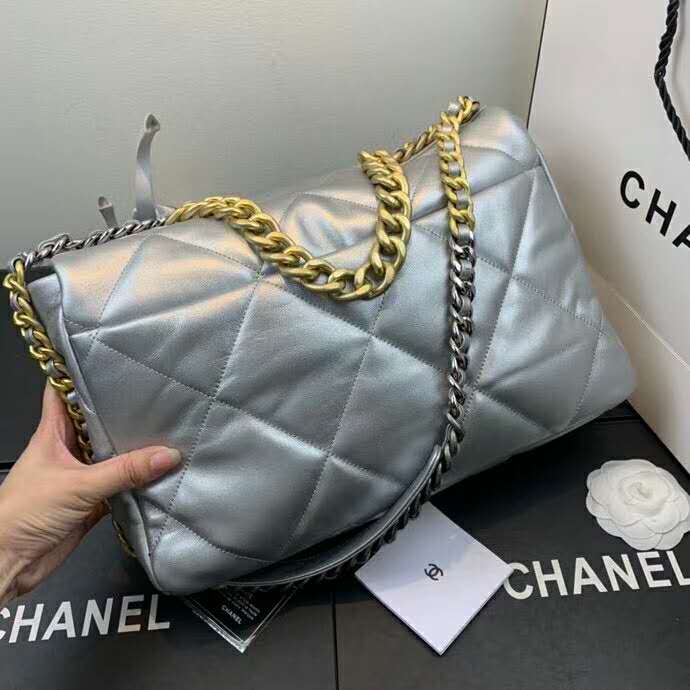 2020 Chanel 19 flap bag