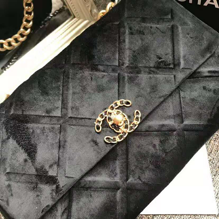 2020 Chanel 19 flap bag