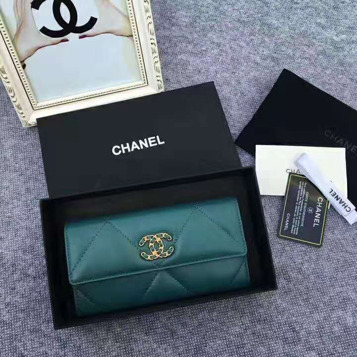 2020 Chanel 19 long flap wallet