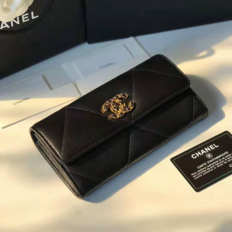 2020 Chanel 19 long flap wallet