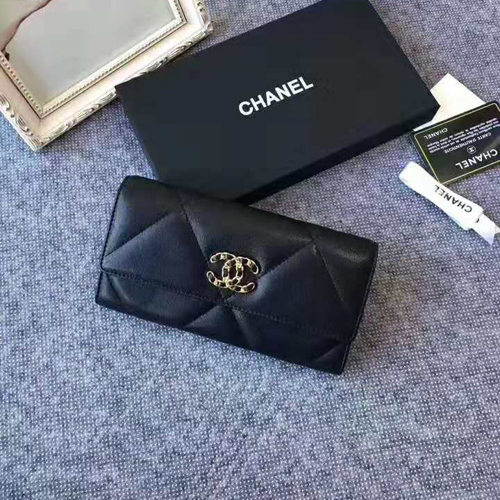 2020 Chanel 19 long flap wallet