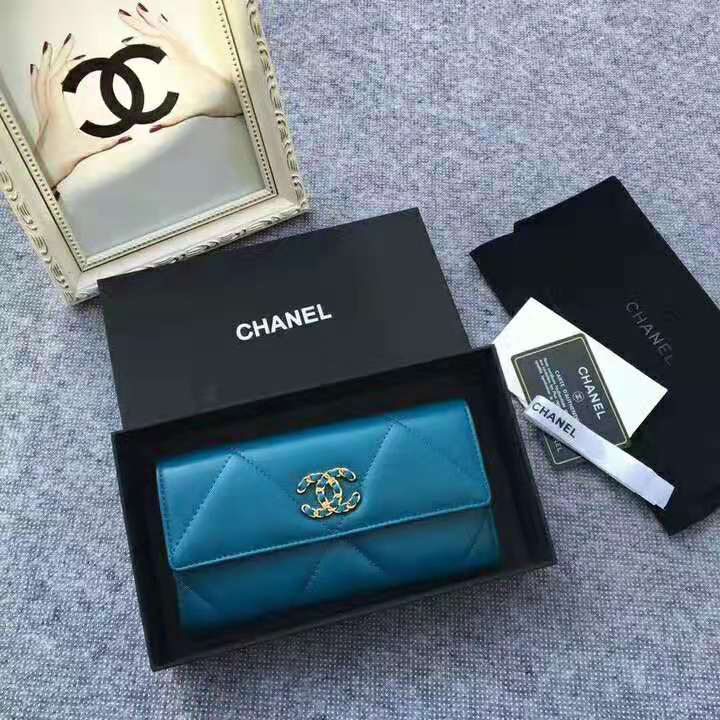 2020 Chanel 19 long flap wallet