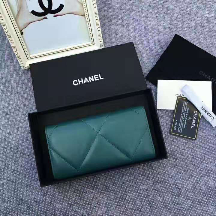 2020 Chanel 19 long flap wallet