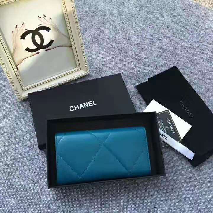 2020 Chanel 19 long flap wallet