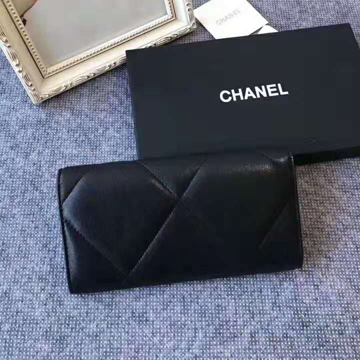 2020 Chanel 19 long flap wallet