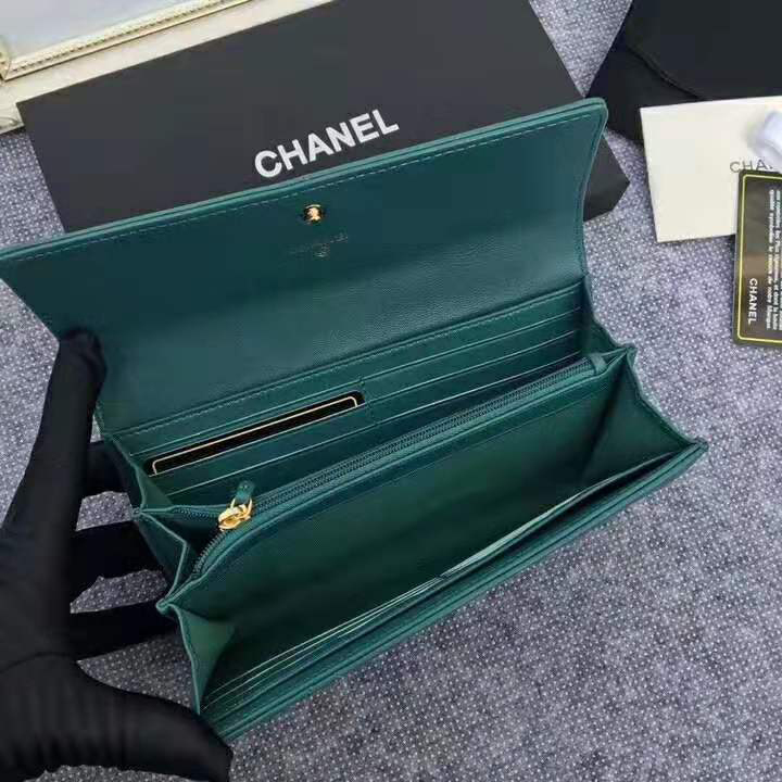 2020 Chanel 19 long flap wallet