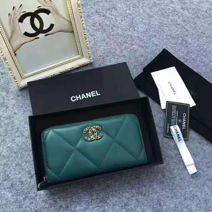 2020 Chanel 19 long zipped wallet