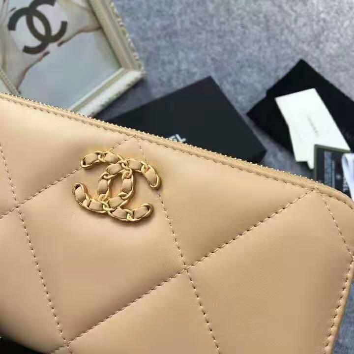 2020 Chanel 19 long zipped wallet