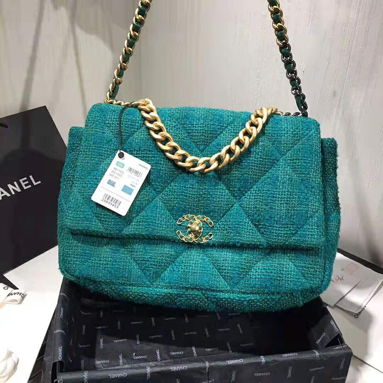 2020 Chanel 19 maxi flap bag