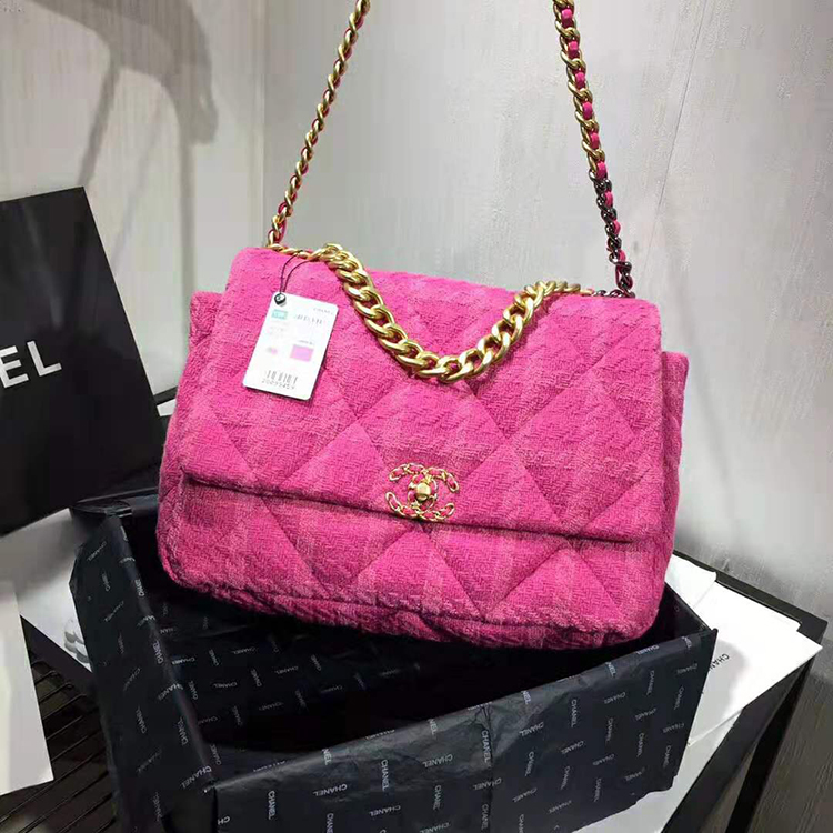 2020 Chanel 19 maxi flap bag