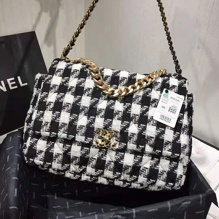 2020 Chanel 19 maxi flap bag