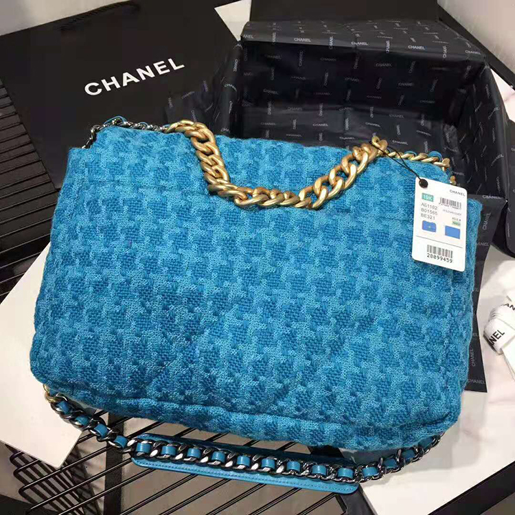 2020 Chanel 19 maxi flap bag