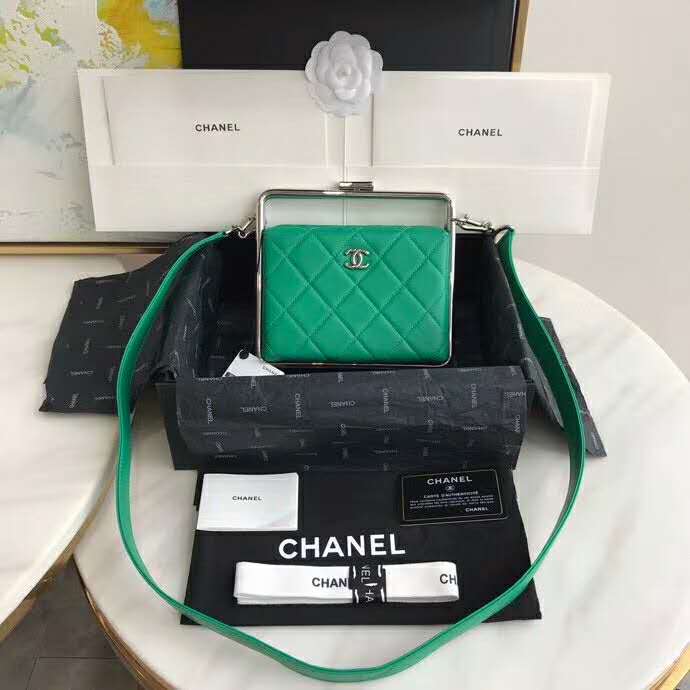 2020 Chanel Clutch