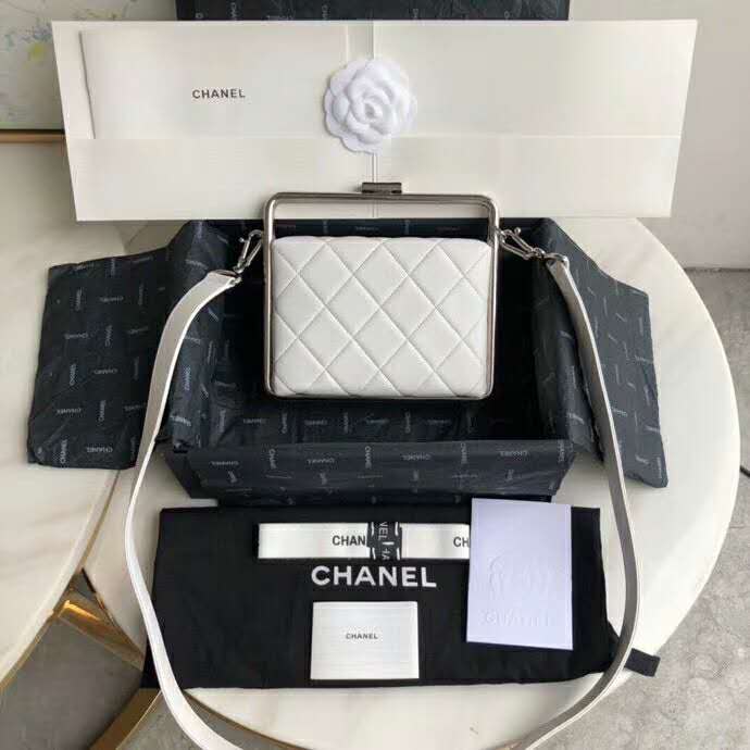 2020 Chanel Clutch