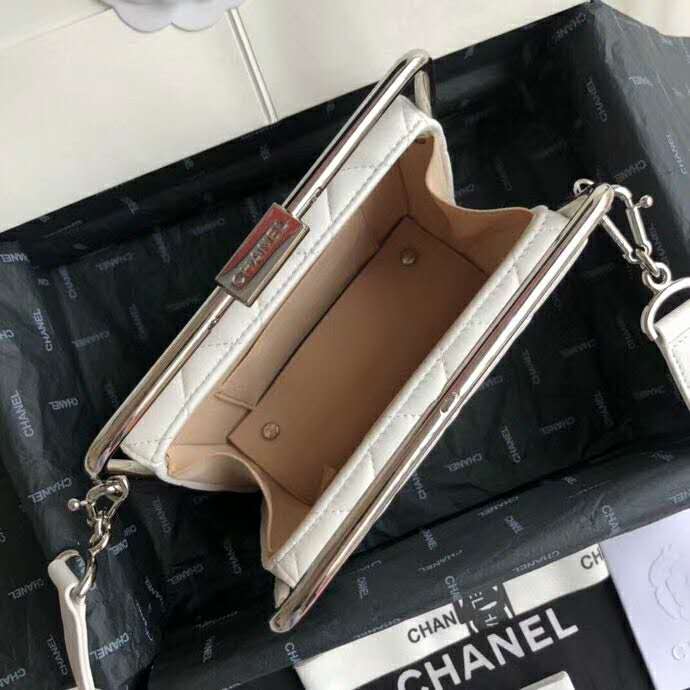 2020 Chanel Clutch