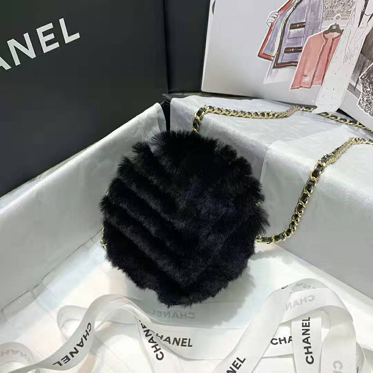 2020 Chanel Clutch with Chain