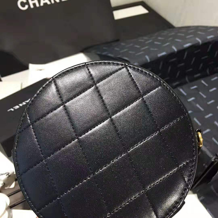 2020 Chanel Clutch with Chain