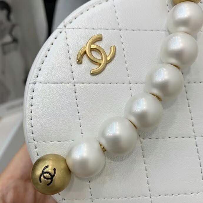 2020 Chanel Clutch with Chain