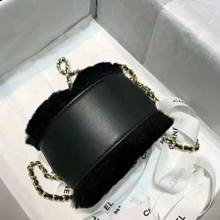 2020 Chanel Clutch with Chain