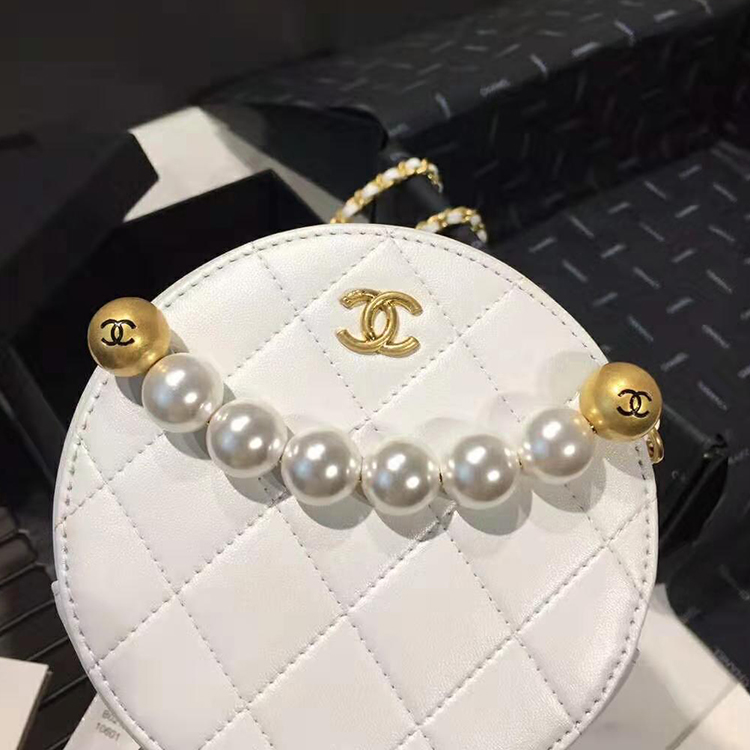 2020 Chanel Clutch with Chain