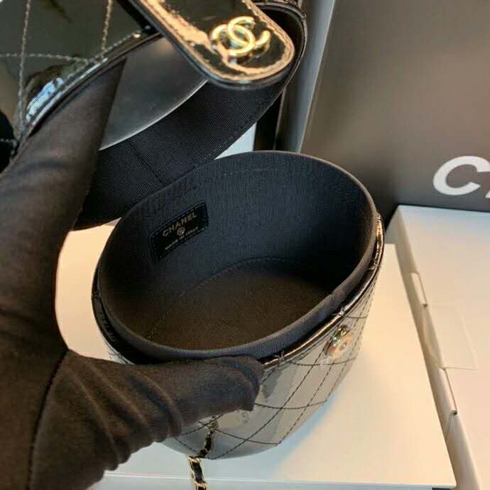 2020 Chanel Cosmetic bag