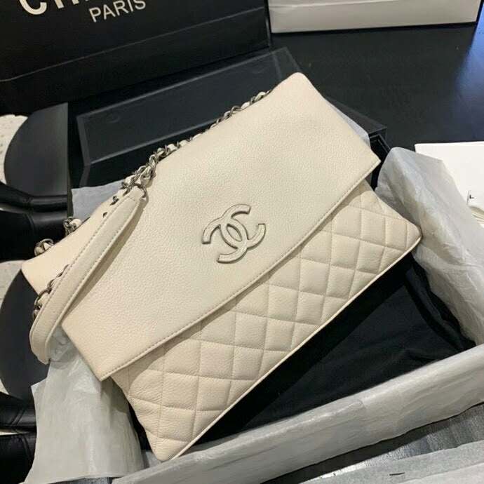 2020 Chanel shoulder Bag