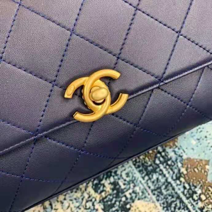 2020 Chanel Handle bag