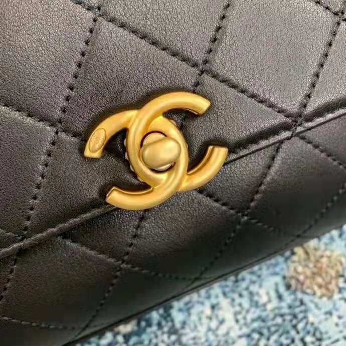 2020 Chanel Handle bag