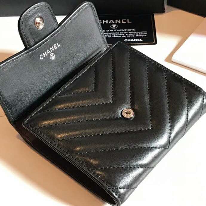 2020 Chanel Matelasse Tri-Fold Wallet