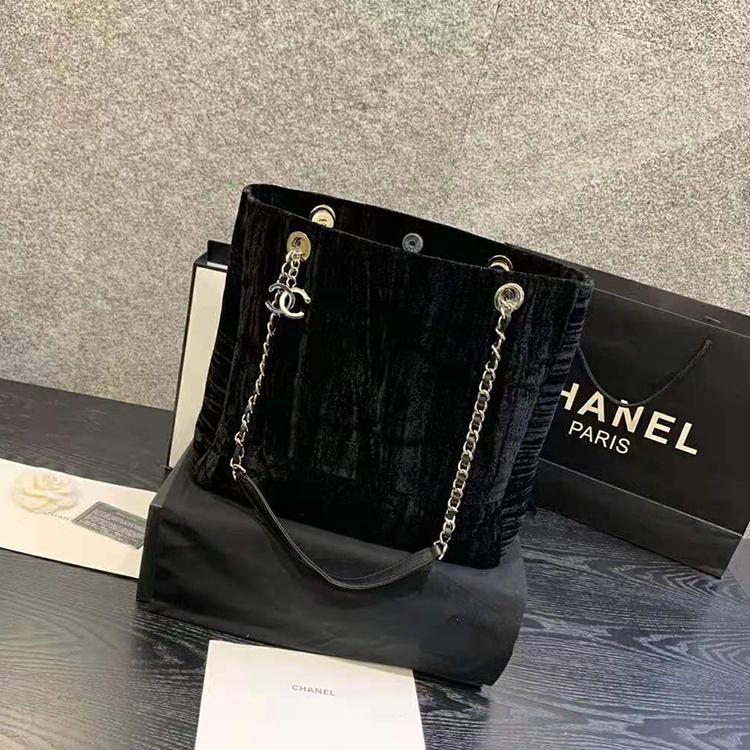 2020 Chanel Shoulder bag