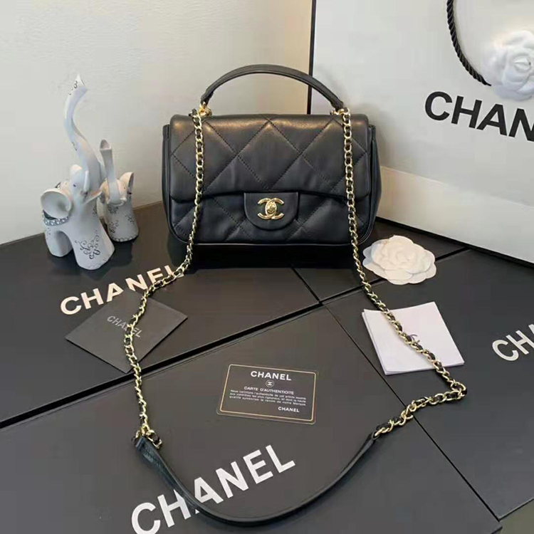 2020 Chanel Shoulder bag