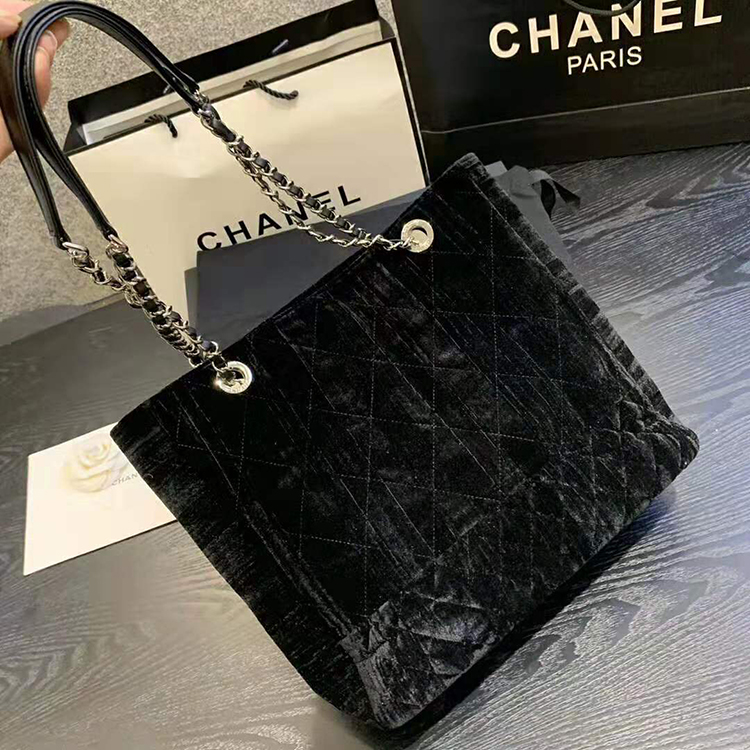 2020 Chanel Shoulder bag