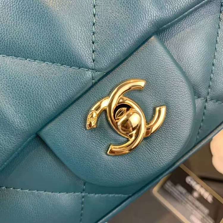 2020 Chanel Shoulder bag