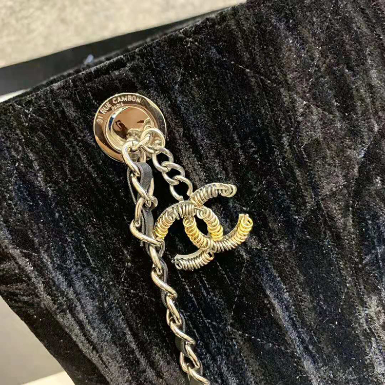 2020 Chanel Shoulder bag