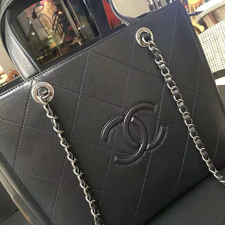 2020 Chanel Shoulder bag