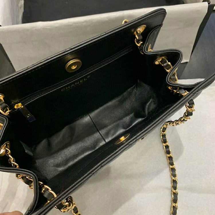 2020 Chanel Shoulder bag